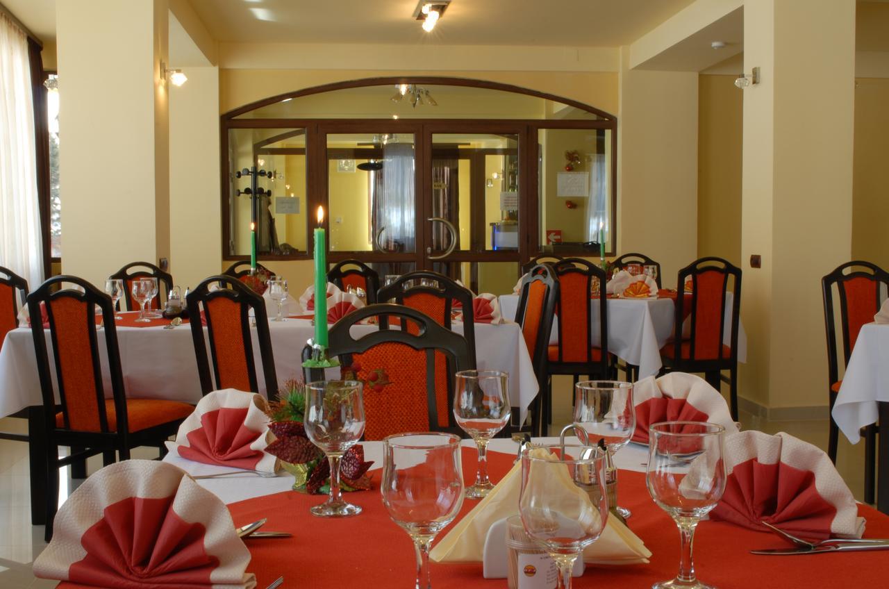 White Horse Hotel Predeal Ngoại thất bức ảnh