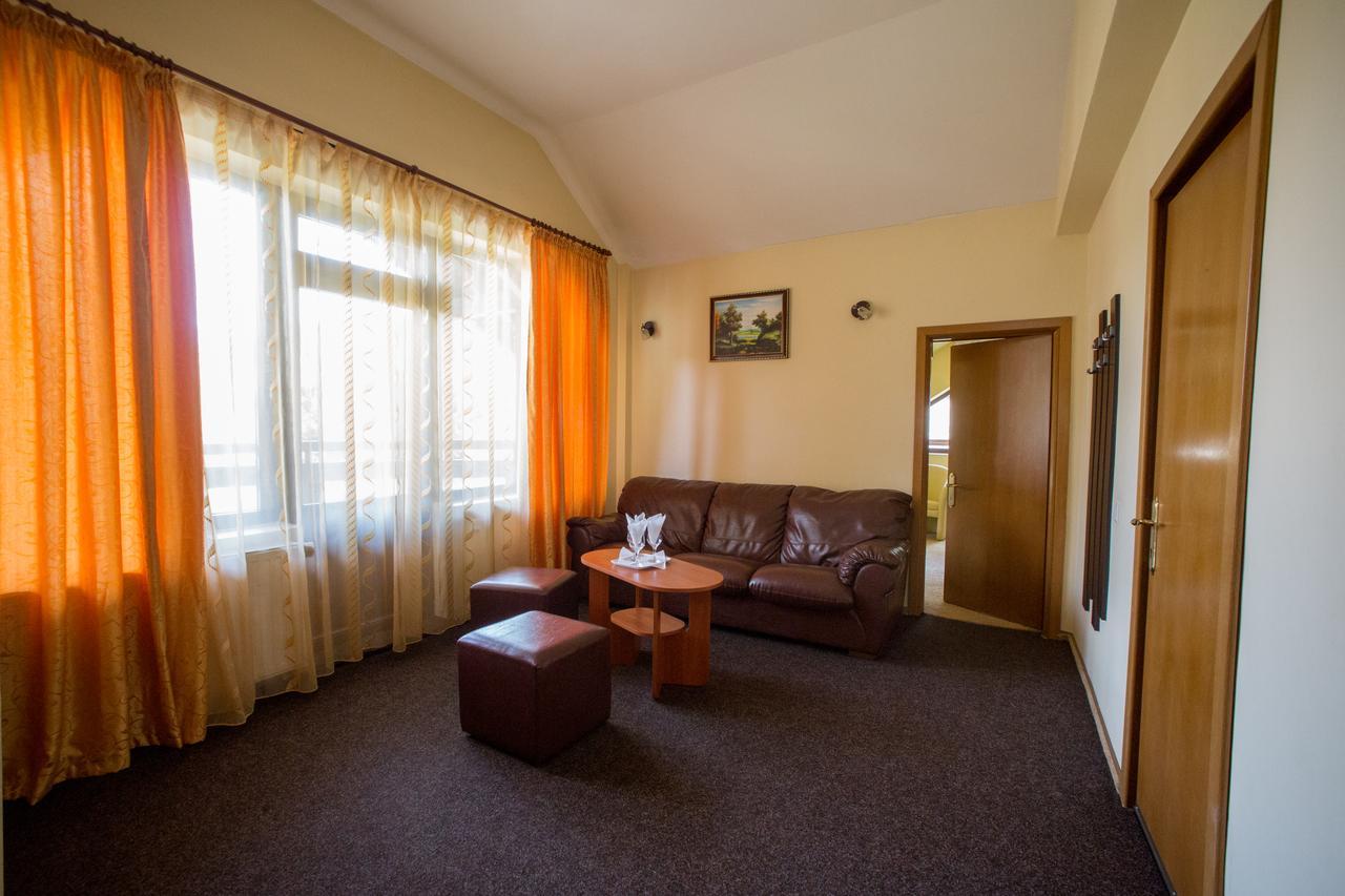 White Horse Hotel Predeal Ngoại thất bức ảnh