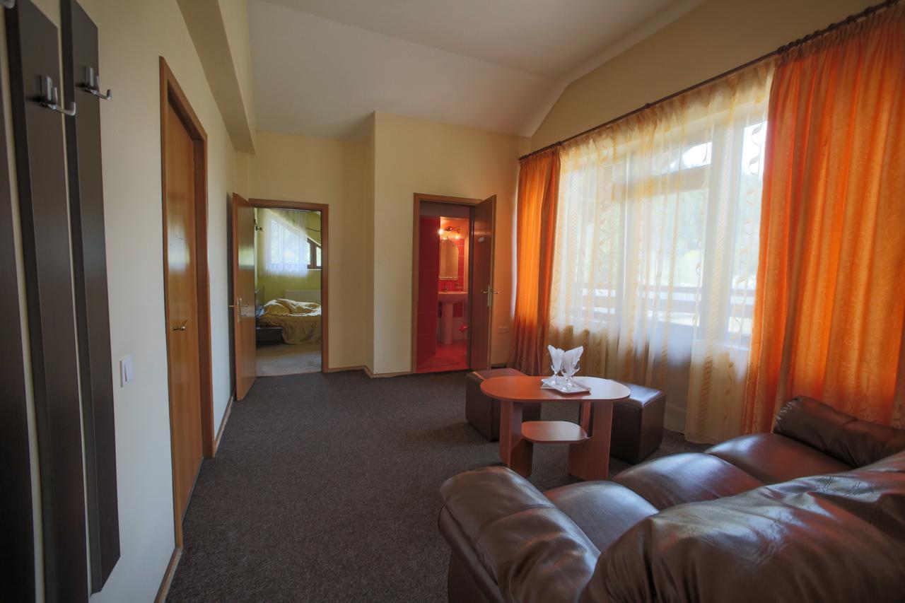 White Horse Hotel Predeal Ngoại thất bức ảnh