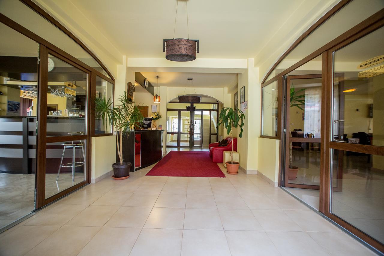 White Horse Hotel Predeal Ngoại thất bức ảnh